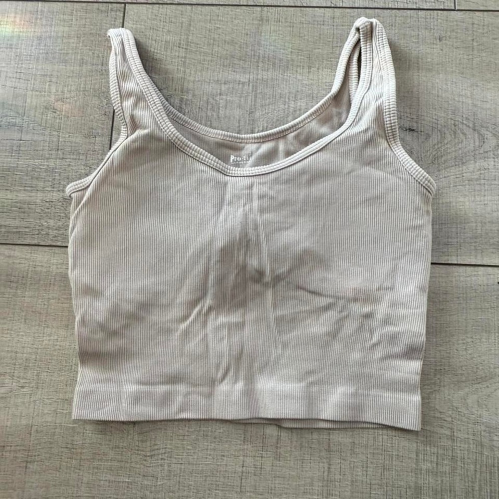 Beige Seamless Ribbed‎ Crop Tank Top - fits S/M